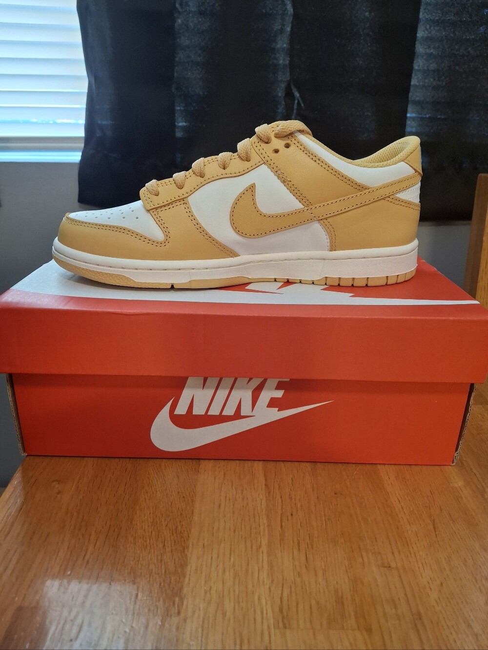 Nike Dunk Low ( GS) - Picture 2 of 16
